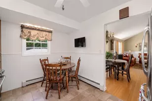 332 N Monroe Ave, Lindenhurst, NY 11757 - Photo 20