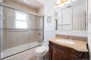 332 N Monroe Ave, Lindenhurst, NY 11757 - Photo 28
