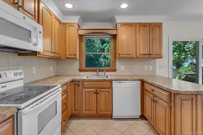 16 Meath Avenue, Huntington, NY 11743 - Photo 8