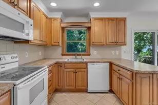 16 Meath Ave, Huntington, NY 11743 - Photo 8