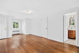 10 Ridge Dr, Port Washington, NY 11050 - Photo 14