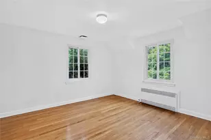 10 Ridge Dr, Port Washington, NY 11050 - Photo 18