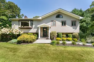 25 Brewster Ave, Northport, NY 11768 - Photo 2