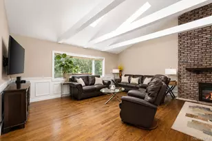 25 Brewster Ave, Northport, NY 11768 - Photo 4