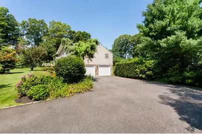 25 Brewster Avenue, Northport, NY 11768 - Photo 34
