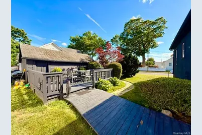 43 Elinor Place, Freeport, NY 11520 - Photo 18
