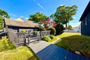 43 Elinor Pl, Freeport, NY 11520 - Photo 18