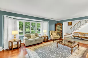 23 Bently Ln, Stony Brook, NY 11790 - Photo 6