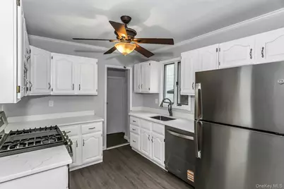 11 Merton Avenue, Lynbrook, NY 11563 - Photo 12