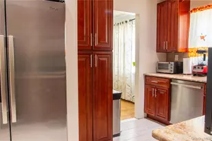 60 Lewis St, Freeport, NY 11520 - Photo 20