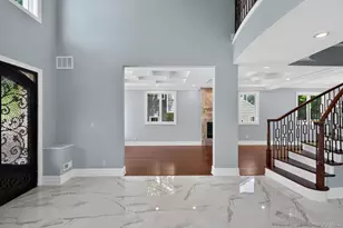 25 Maple Grove St, Great Neck, NY 11023 - Photo 8