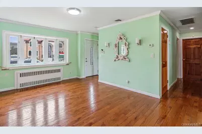 920 Dana Avenue, Valley Stream, NY 11580 - Photo 4