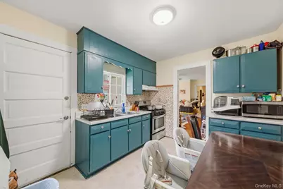 17 Carroll Street, Poughkeepsie, NY 12601 - Photo 6