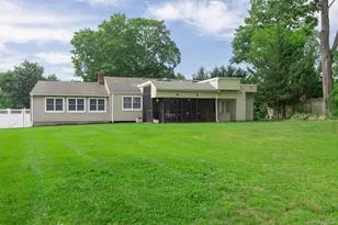48 William Penn Dr, Stony Brook, NY 11790 - Photo 40