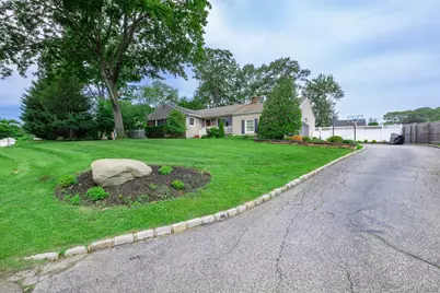 48 William Penn Drive, Stony Brook, NY 11790 - Photo 2