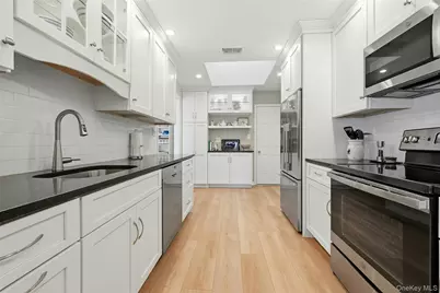210 Elton Court W, Saint James, NY 11780 - Photo 12