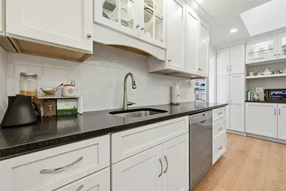 210 Elton Court W, Saint James, NY 11780 - Photo 14