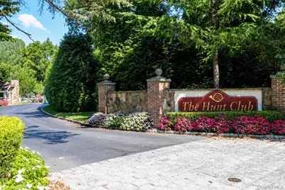 27 Hunt Court, Jericho, NY 11753 - Photo 2
