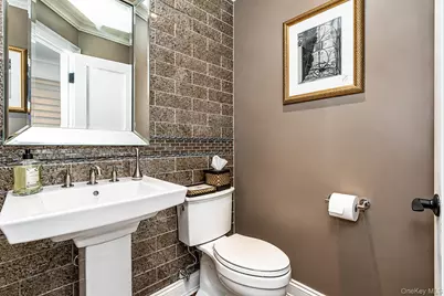 27 Hunt Court, Jericho, NY 11753 - Photo 12