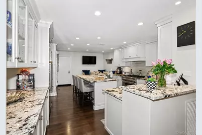27 Hunt Court, Jericho, NY 11753 - Photo 4