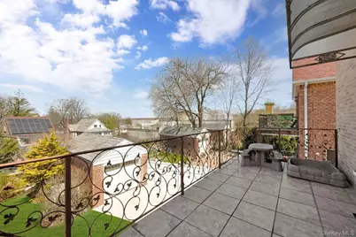 186-31 Radnor Road, Jamaica, NY 11432 - Photo 24