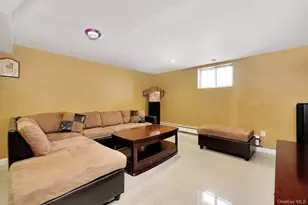 186-31 Radnor Rd, Jamaica, NY 11432 - Photo 26