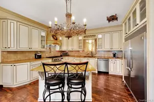 186-31 Radnor Rd, Jamaica, NY 11432 - Photo 10