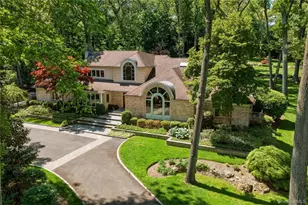5 Victorian Ln, Brookville, NY 11545 - Photo 2