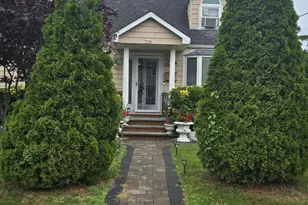 719 Oriole Ave, West Hempstead, NY 11552 - Photo 2