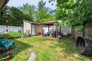 23 Edgewood Ave, Port Jefferson Station, NY 11776 - Photo 16