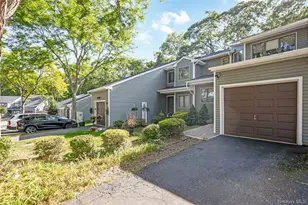 39 Jeremy Cir, Nesconset, NY 11767 - Photo 2