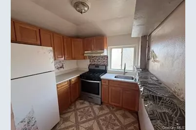 158-12 85th Avenue, Jamaica, NY 11432 - Photo 8