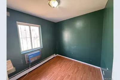 158-12 85th Avenue, Jamaica, NY 11432 - Photo 6