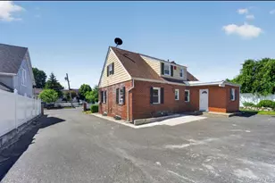5 E 4th St, Huntington Station, NY 11746 - Photo 38