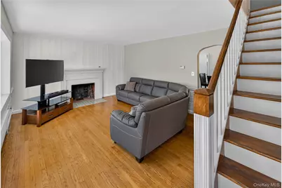 5 E 4th Street, Huntington Station, NY 11746 - Photo 10