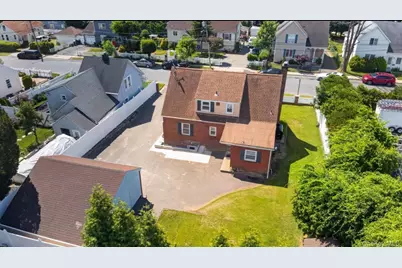5 E 4th Street, Huntington Station, NY 11746 - Photo 40