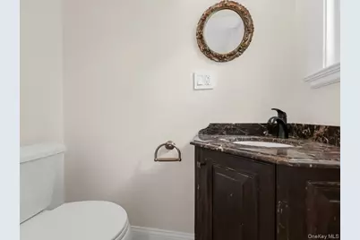 178 Overlook Avenue, Great Neck, NY 11021 - Photo 12