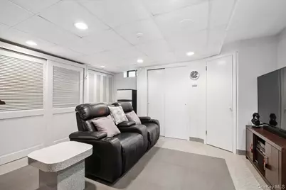 1241 Rhinelander Avenue, Bronx, NY 10461 - Photo 26