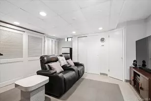 1241 Rhinelander Ave, Bronx, NY 10461 - Photo 26