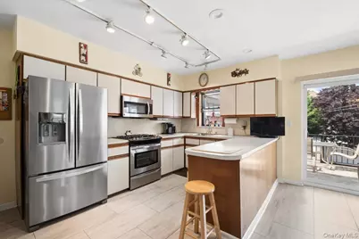 1241 Rhinelander Avenue, Bronx, NY 10461 - Photo 10