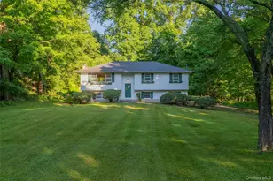 18 Sheryl Ln, Mahopac, NY 10541 - Photo 2