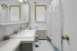 141 Curtis Ln, Yonkers, NY 10710 - Photo 14