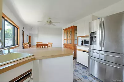 141 Curtis Lane, Yonkers, NY 10710 - Photo 12
