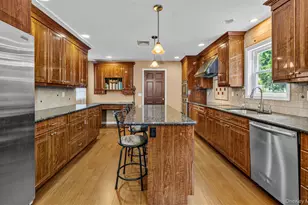 125 Ohio Ave, Massapequa, NY 11758 - Photo 4
