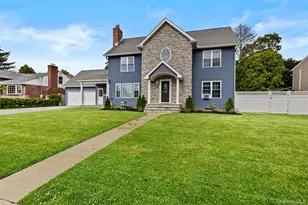 125 Ohio Ave, Massapequa, NY 11758 - Photo 2