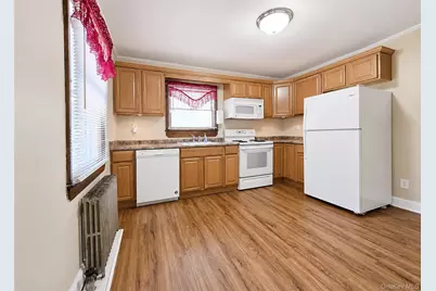 9 McGaw Avenue, Lake Grove, NY 11755 - Photo 4