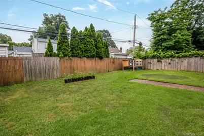 53 Primrose Lane, Levittown, NY 11756 - Photo 18