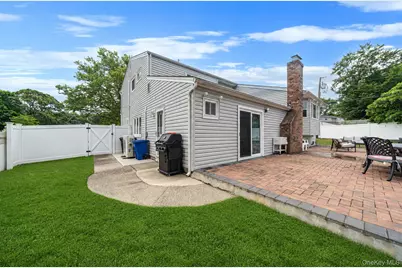 23 Essex Drive, Coram, NY 11727 - Photo 6