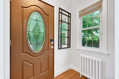 4 Interlaken Avenue, New Rochelle, NY 10801 - Photo 2