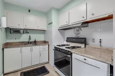 1142 Bay Shore Avenue, Bay Shore, NY 11706 - Photo 10